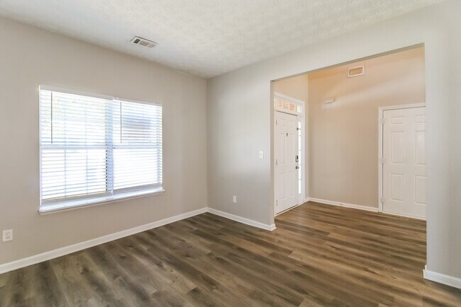 Foto del edificio - 3505 Creekview Dr
