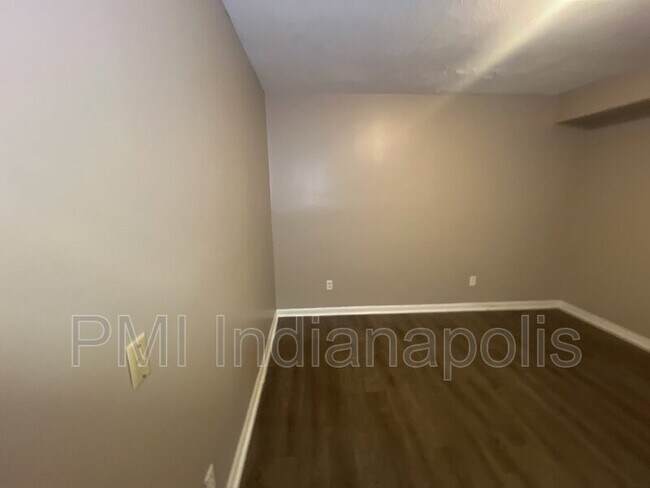 Foto del edificio - 6242 Eastridge Dr