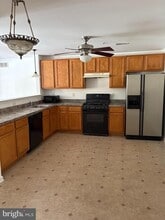 Building Photo - 229 Hidden Dr