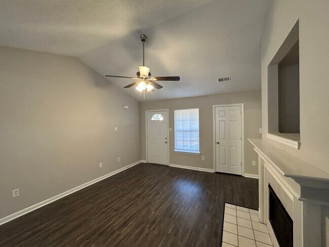 Foto del edificio - 2350 Lasonya Ln