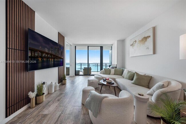 Foto del edificio - 650 NE 32nd St