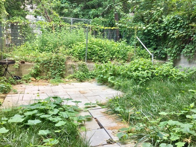 Foto del edificio - 1017 Halsey St