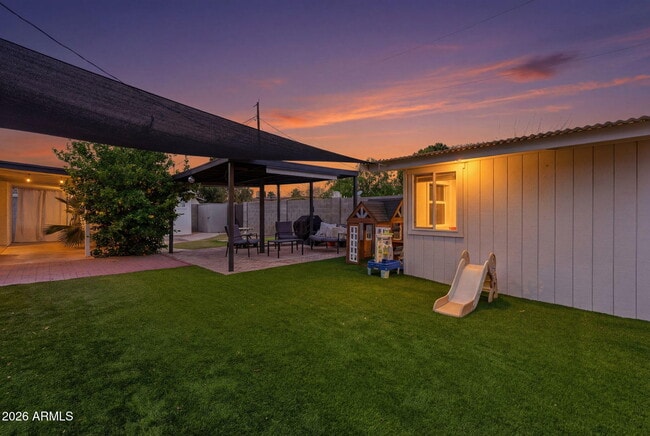 Building Photo - 2352 E Delgado St