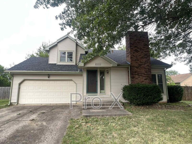 Foto principal - 2511 Village Ct