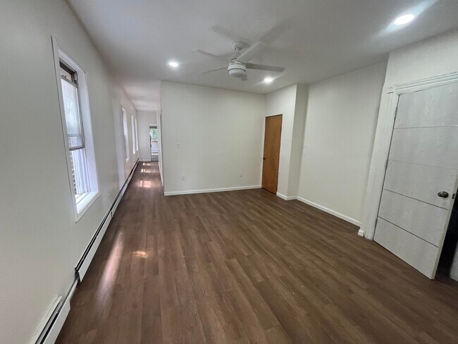 Foto del edificio - 129 Highland Ave