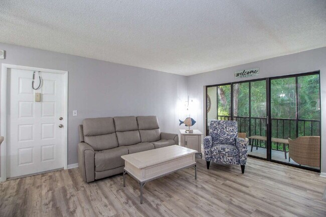 Building Photo - Beautiful 2 spacious bedrooms and 2 full bathrooms, including a primary suite with a walk-in clos...