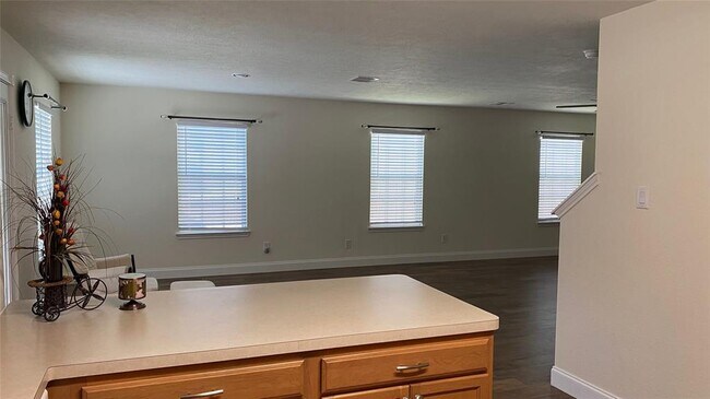 Foto del edificio - 7806 Tuhati Forest Ln