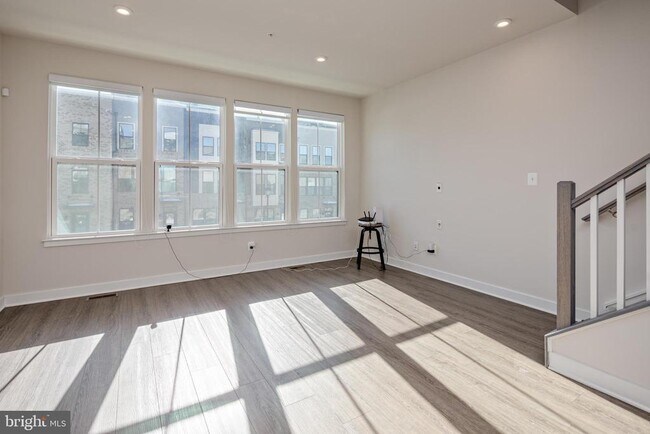 Foto del edificio - 1920 Four Roses St