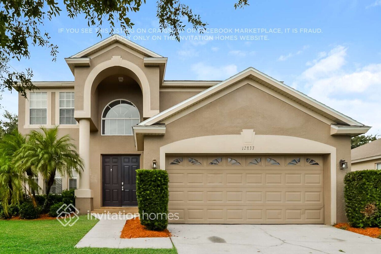 Foto principal - 12837 Cloverdale Ln