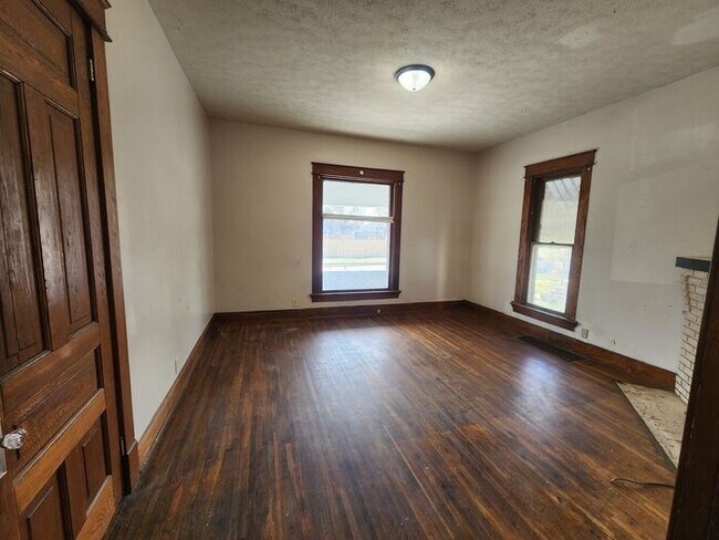 Foto del edificio - Spacious 2 Bedroom 1 Bath