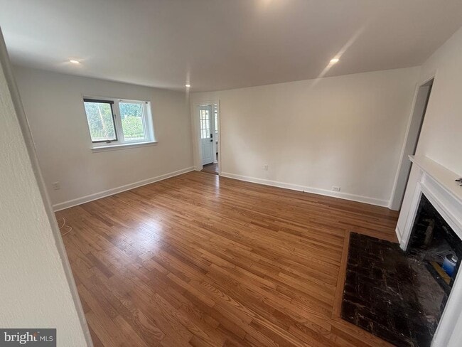 Building Photo - 3 Hopeton Ln