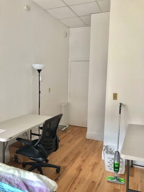 Building Photo - 407 Beacon St