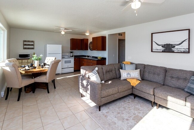 Interior Photo - Twin Eagles East