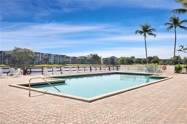 Building Photo - 9460 Tangerine Pl