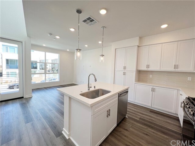 Building Photo - 11028 Momentum Dr