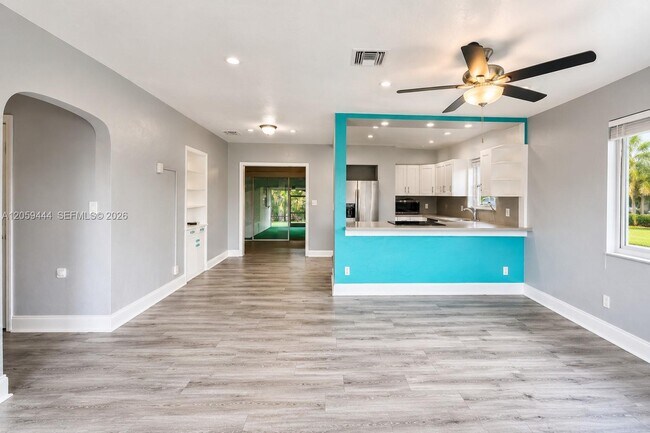 Foto del edificio - 529 NW 8th St