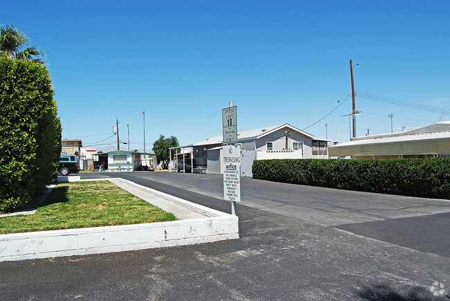 Foto del edificio - Capri Mobile Home Park