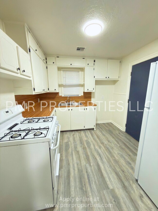 Foto del edificio - 2 Bedrooms - 1 Bath House