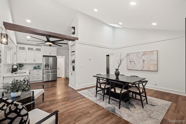 Building Photo - 1466 Rossdale Dr