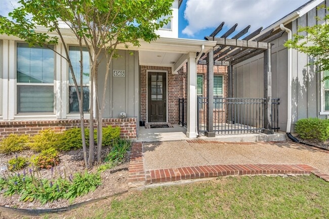 Photo - 4565 Stone Valley Trl Townhome