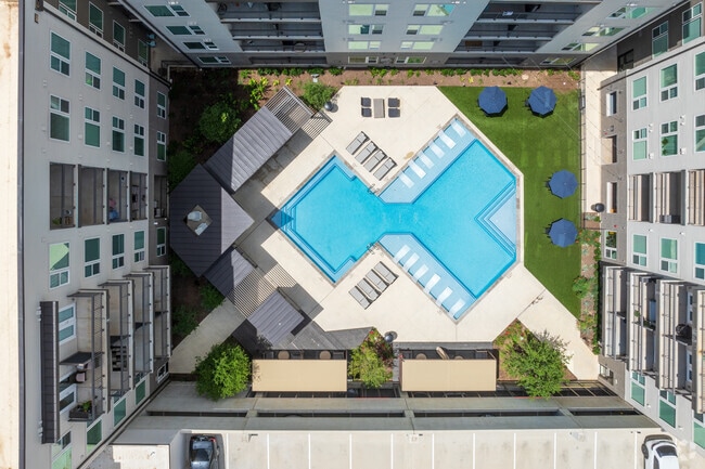 Pool - Urban East