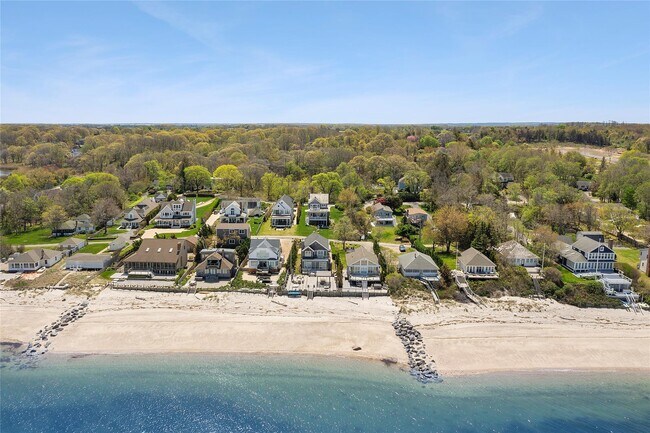 Building Photo - 938 Sound Shore Rd