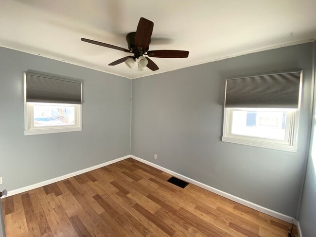 Building Photo - Beautiful 3 Bedroom, 1 Bath Home for Rent in Peoria!