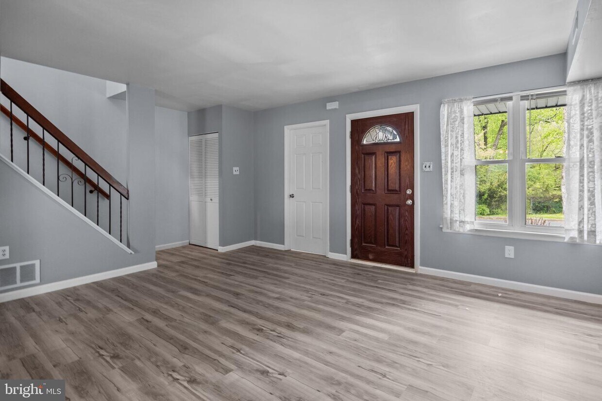 Foto principal - 5061 Sayer Ct