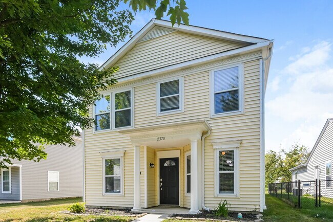 Building Photo - 2370 Bristol Dr