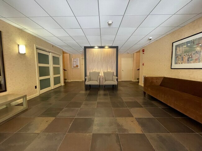 Foto del edificio - 135 Pleasant St