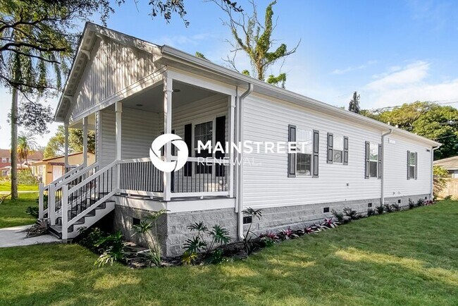 Foto del edificio - 2 Bedroom Pet-Friendly Home in St. Petersburg, FL with Main Street Renewal