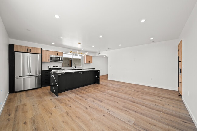 Building Photo - 6053 Craner Ave