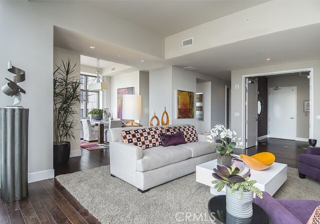 Building Photo - 10776 Wilshire Blvd
