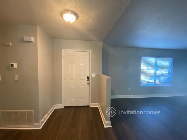 Building Photo - 960 Pembroke Way