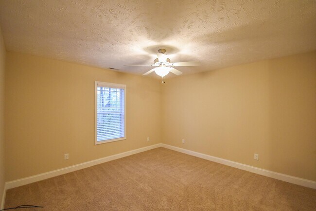 Foto del edificio - 24 Nassau Ln