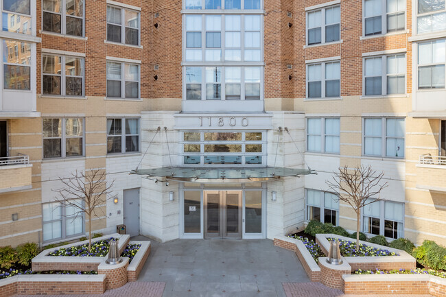 Carlton House @ Reston Town Center - Apartments in Reston, VA ...