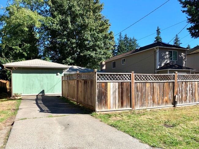 Building Photo - Great Home For Rent