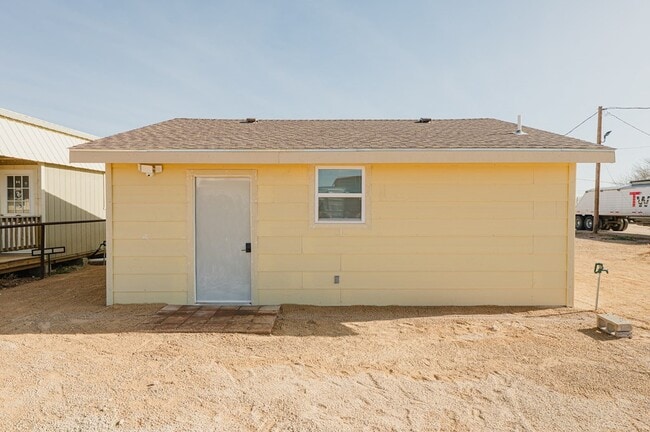 Foto del edificio - 10108 W 23rd St