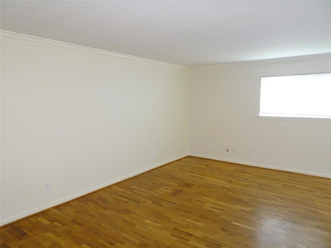 Building Photo - 1523 Heights Blvd