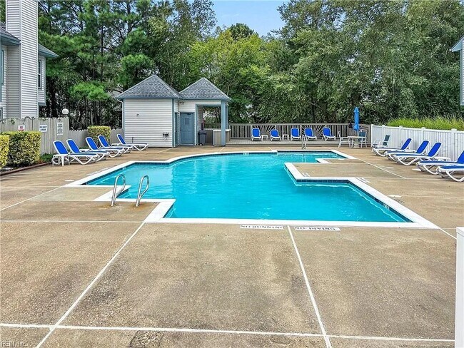 Foto del edificio - 4708 Shallowford Cir
