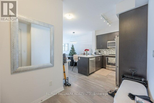 Photo du bâtiment - 65 Oneida Crescent