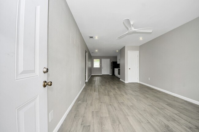 Foto del edificio - 5441 Minden St