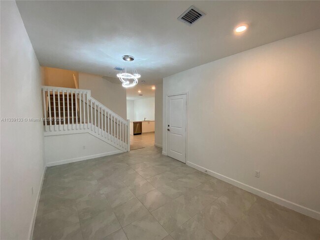 Building Photo - 211 SW 159th Terrace