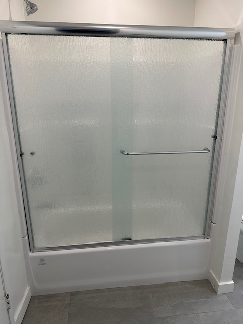 Tub - 1318 W Olive Ave