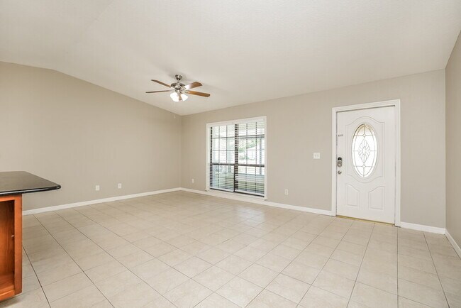 Foto del edificio - 971 Winsome Rd