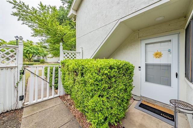 Building Photo - 2305 Lacewood Dr