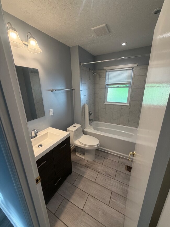 Photo - 11813 Pierce Way House