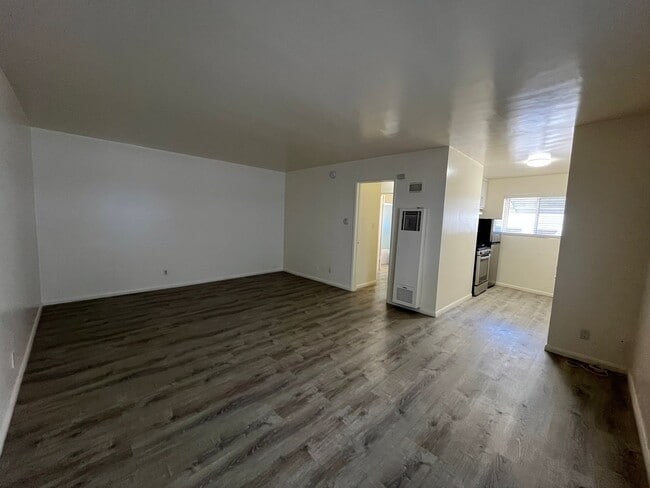 Building Photo - MOORPARK (14938) APT