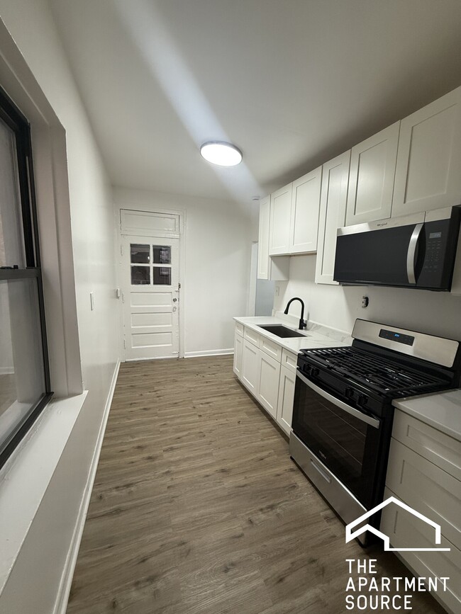 Building Photo - 5244 S Drexel Ave