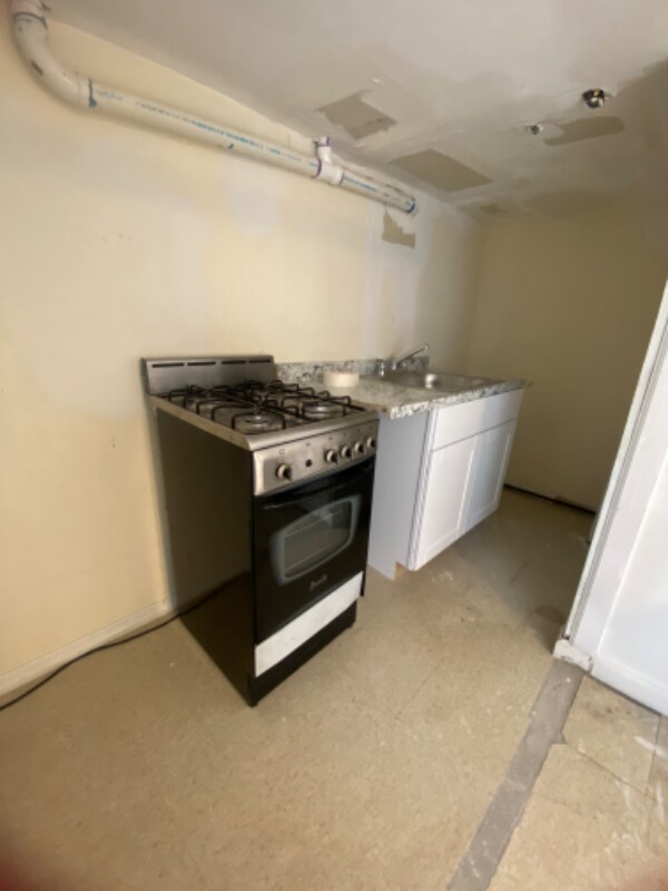 Building Photo - 1716 Van Buren St